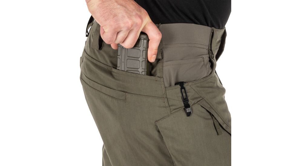 What is the difference between cargo pants and tactical pants?