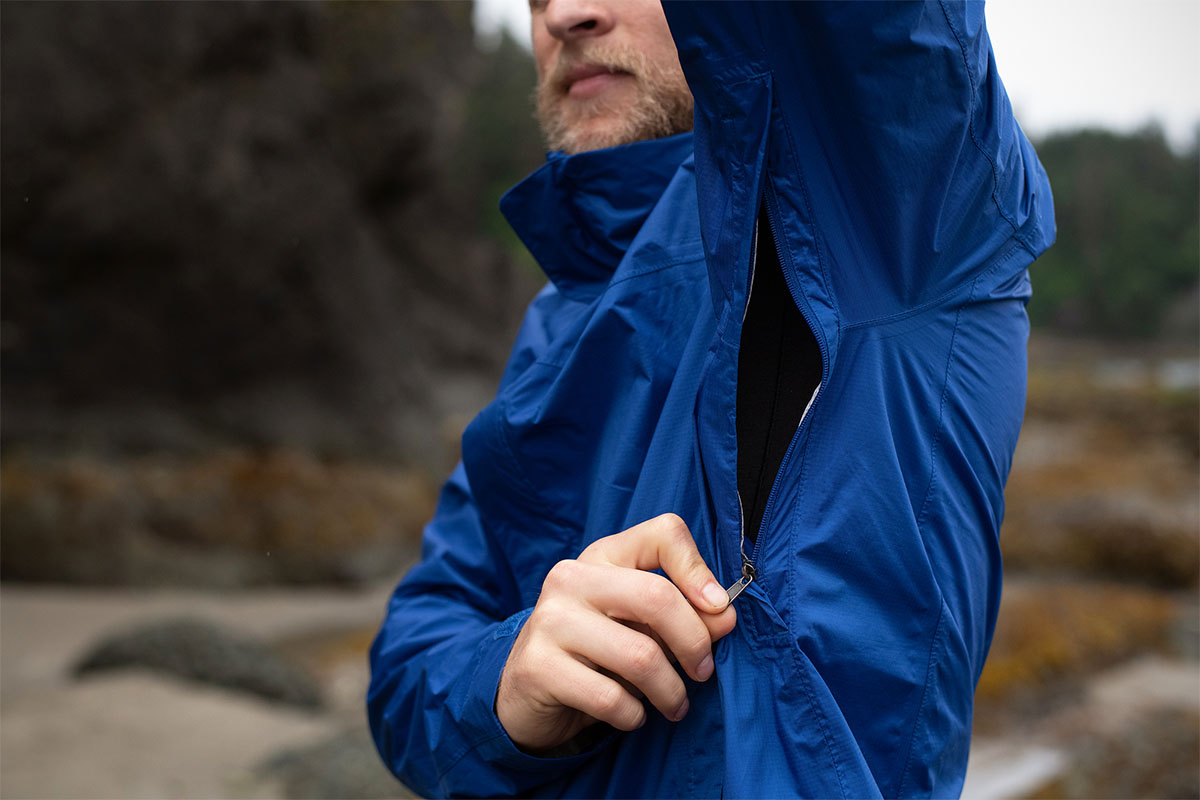 Marmot Rain Jackets: Weatherproof Protection插图2