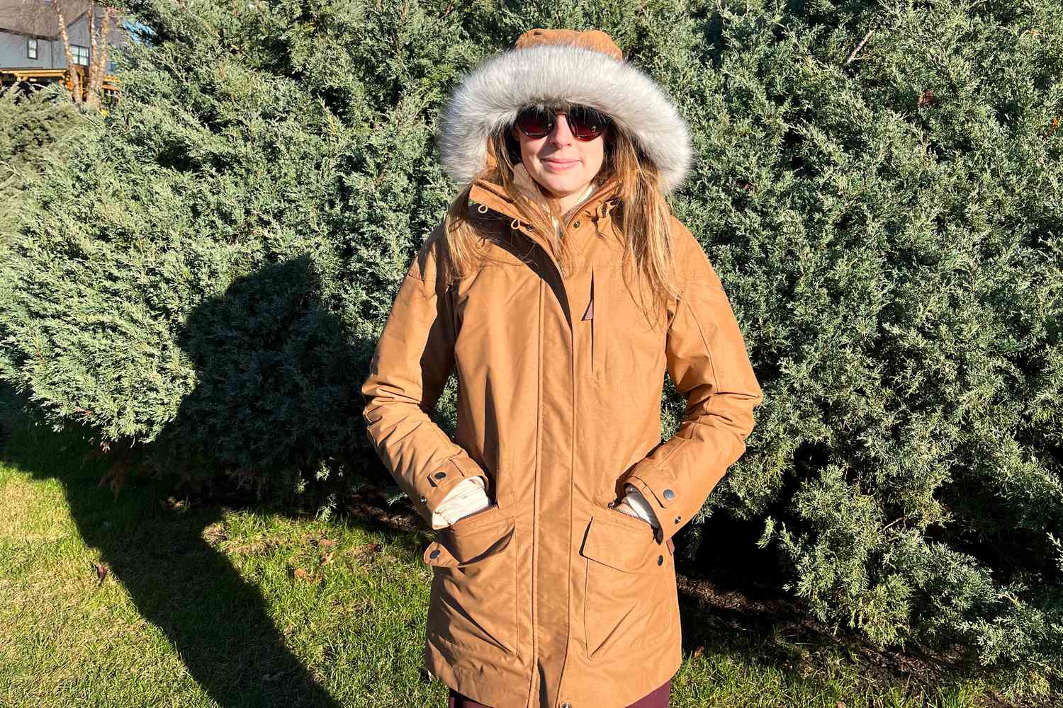 Braving the Winter Chill in Style: A Guide to Ladies’ Winter Jackets插图2